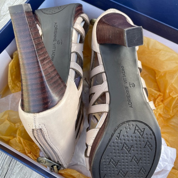 New Condition Adrienne Vittadini Heel - Picture 3 of 6